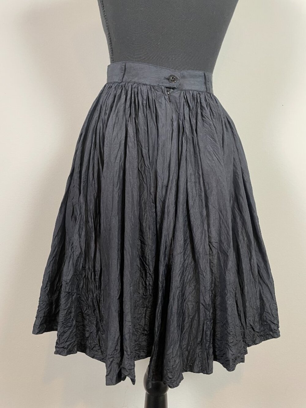 Katharine Hamnett London black 100% silk full skirt, Made in U.K. - Picture 5 of 7